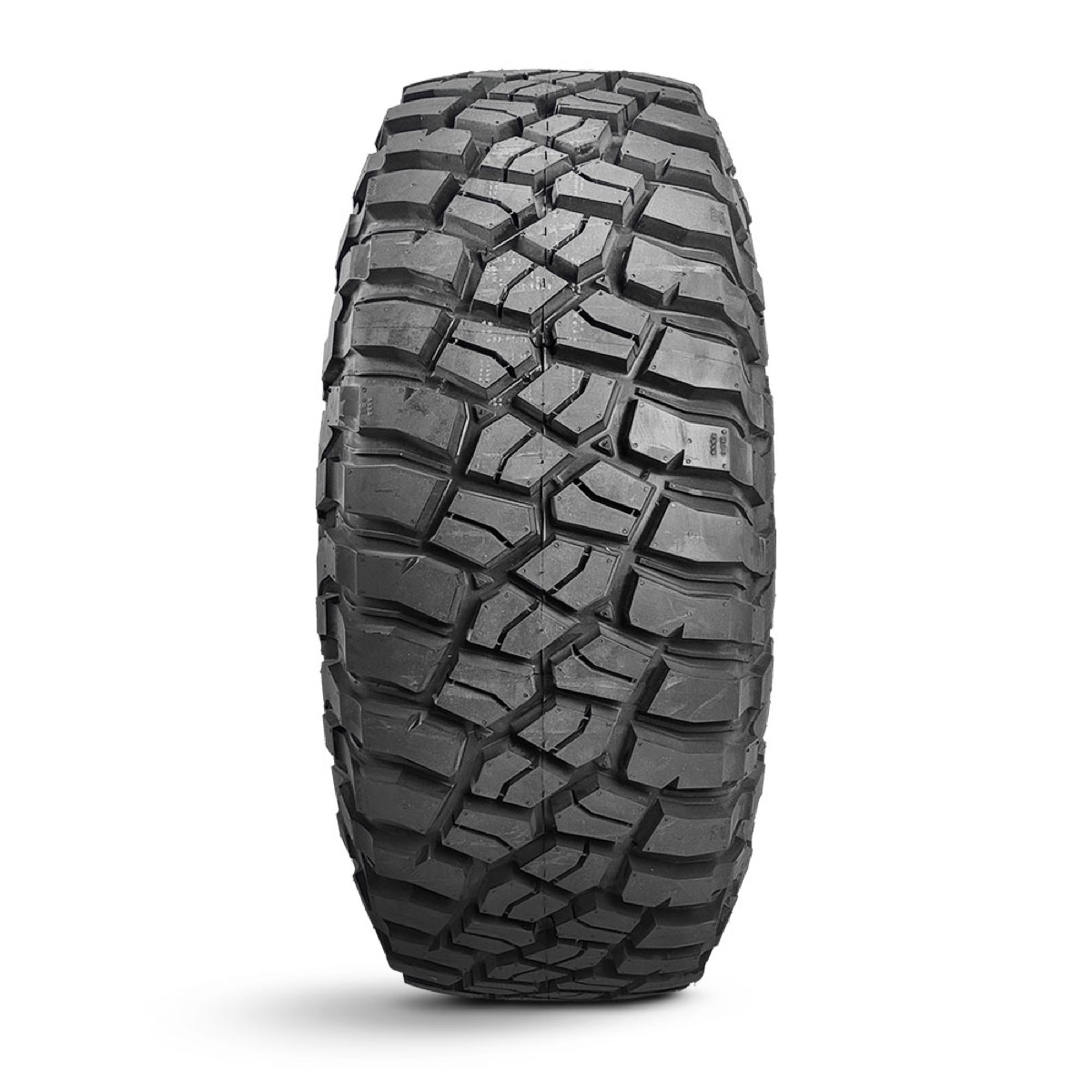 Pneus para caminhonete — modelo 19 disponível na AF Motors em Santarém